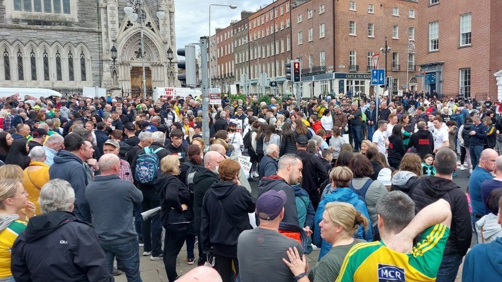 Mica: Thousands attend Mica redress protest march - BBC News