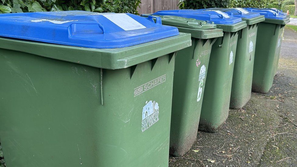 Southampton residents report 15,000 bins not collected in February