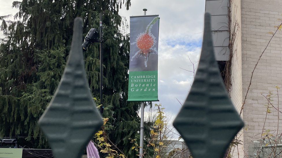 Cambridge University Botanic Garden sign