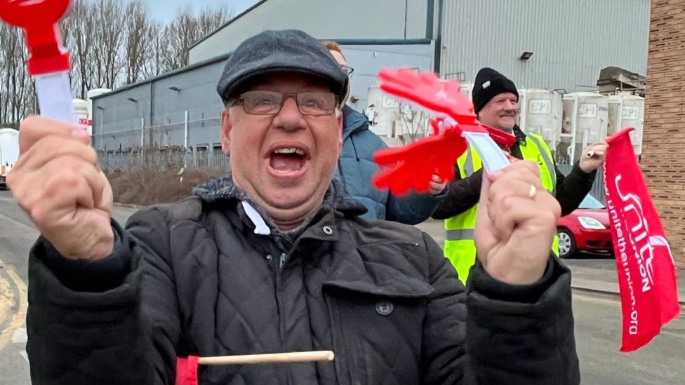 Harlow Demolition plans for young person housing blocks BBC News