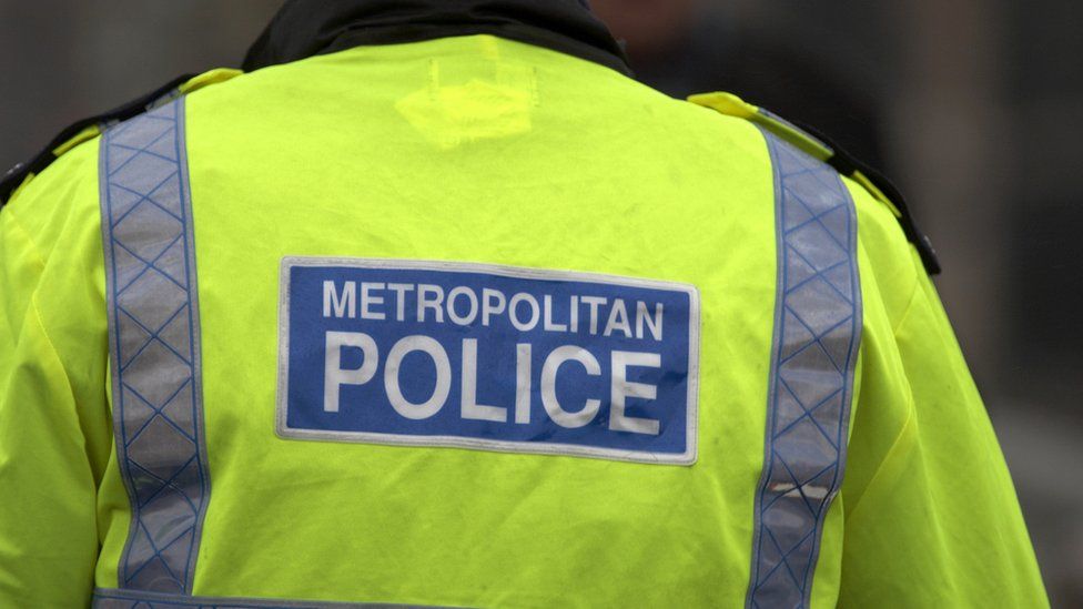 met-police-officer-sacked-for-stealing-80-from-handed-in-wallet-bbc-news