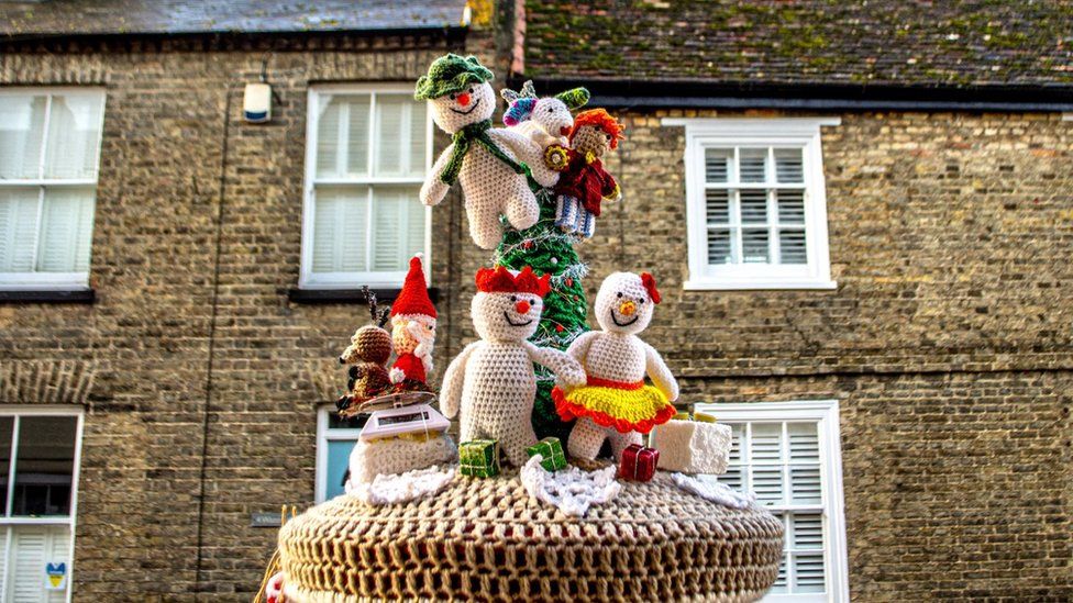 The Secret Yarn Bomber crochets Easter Simpsons tribute in Ely BBC News