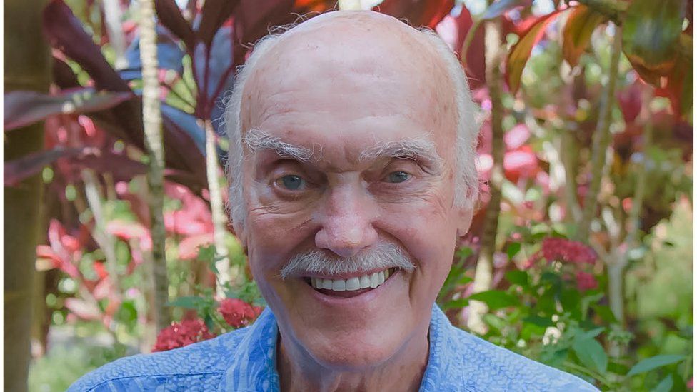 US psychedelic pioneer guru Ram Dass dies aged 88 - News