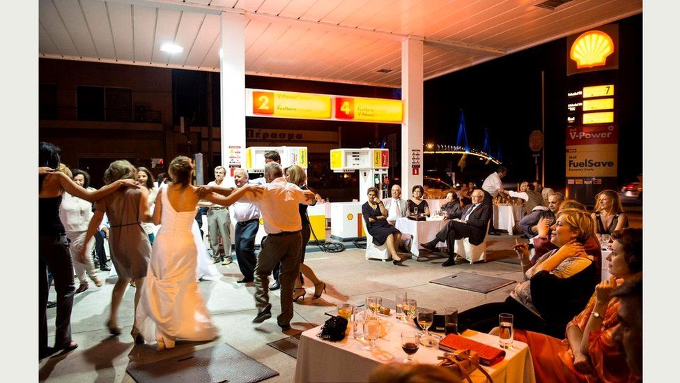 Свадьба на заправочной станции. Рио, Греция ["Средиземноморье" #16]
