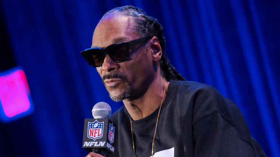 Snoop Dogg at a Super Bowl press conference
