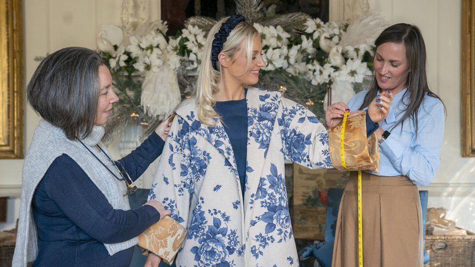 King upcycles Windsor Castle curtains into kimonos - BBC News