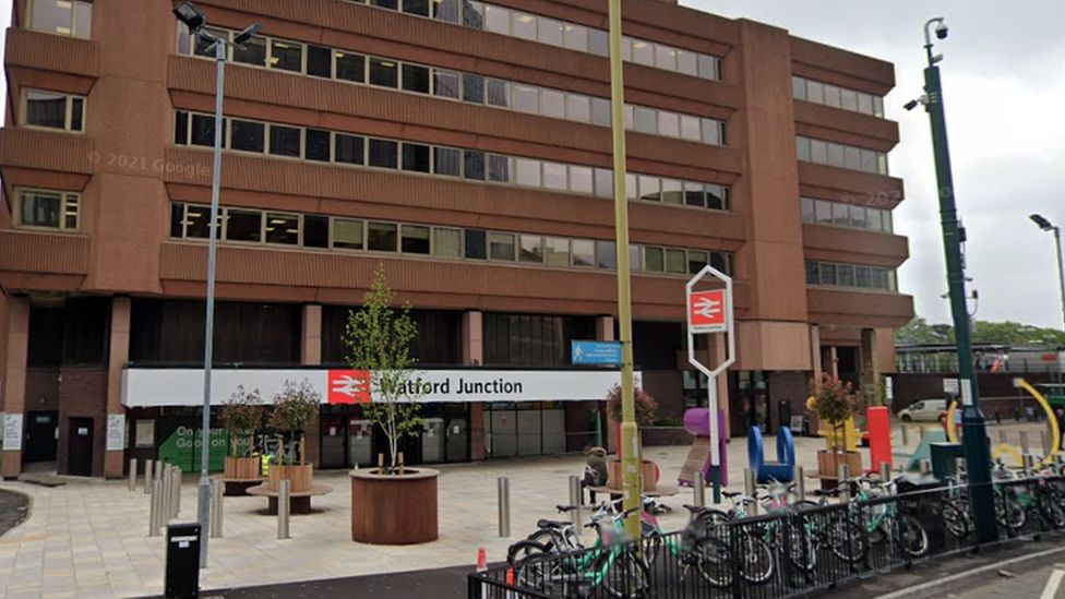 Rail passengers face delays after signalling fault at Watford Junction ...