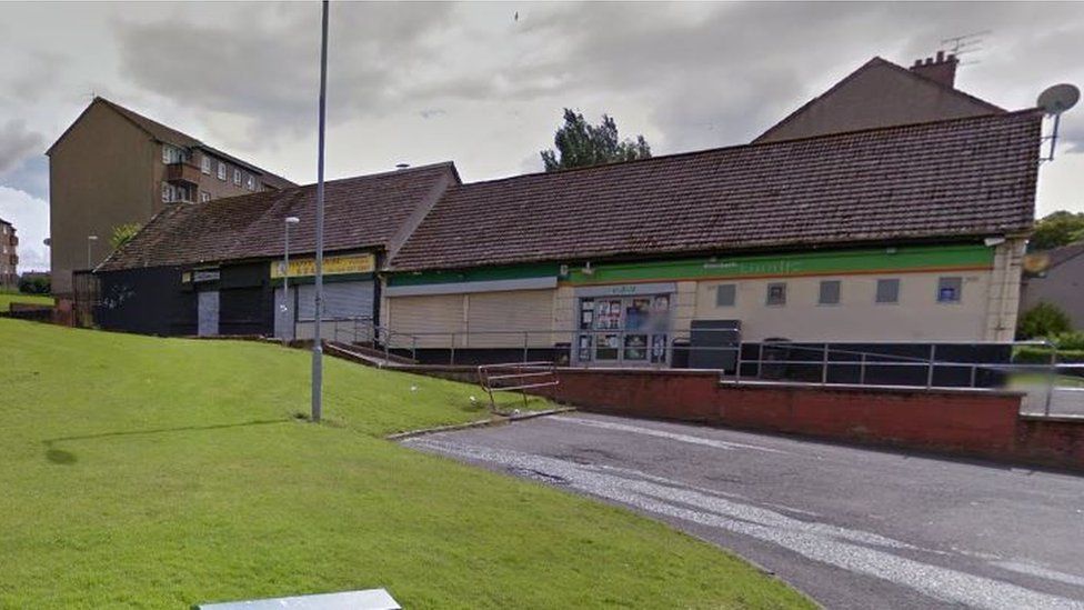 Two men injured in 'large-scale disturbance' in Rutherglen - BBC News