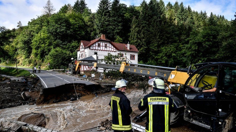 In pictures: Deadly floods hit Germany and Belgium - BBC News