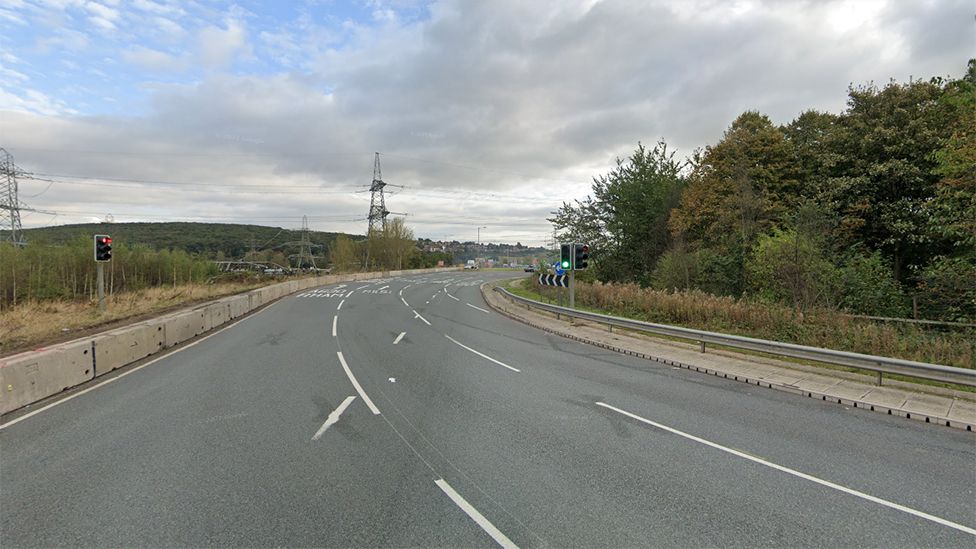 Weekend closures for M1 junctions and major road in Rotherham - BBC News