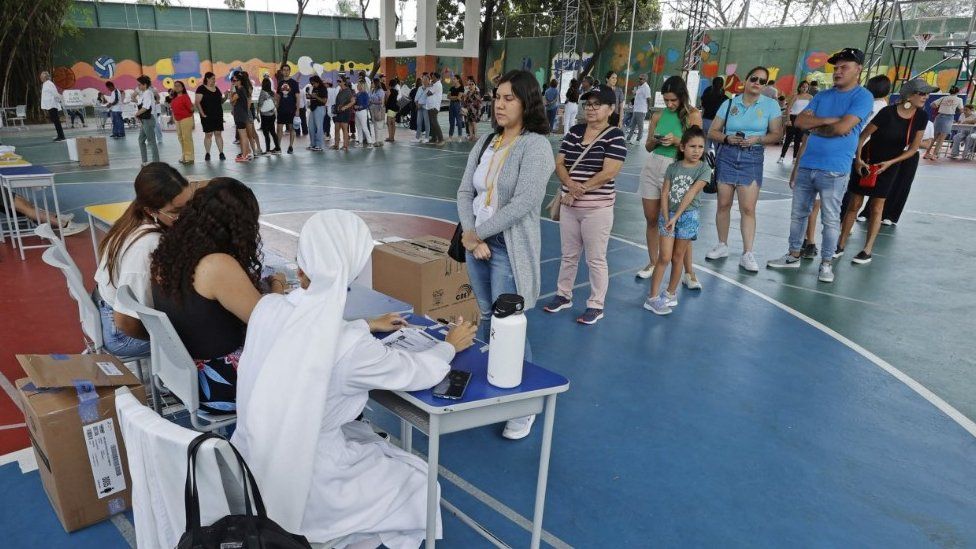 Polling station in Guayaquil, Ecuador, 20 August