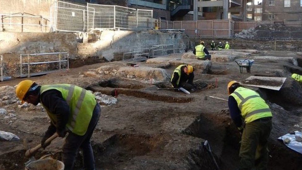 Archaeologists on the New Museums site in Cambridge