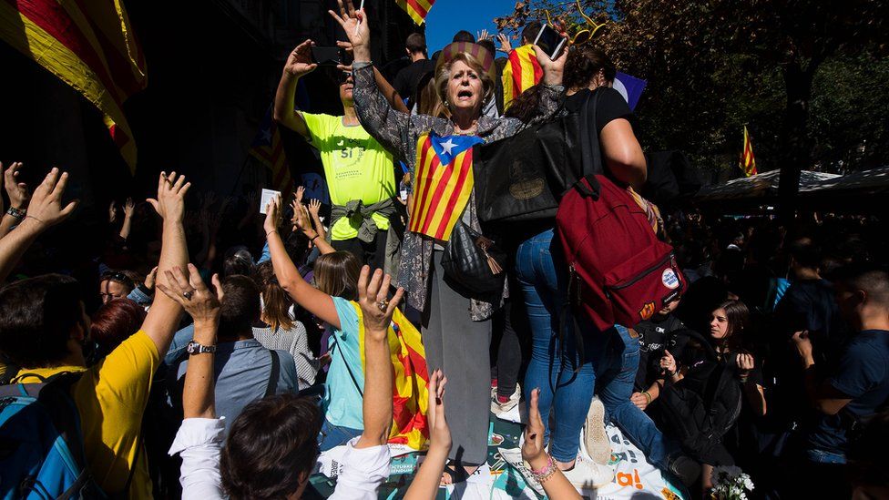 Protesters outside the Catalan economy ministry on 20 Sept