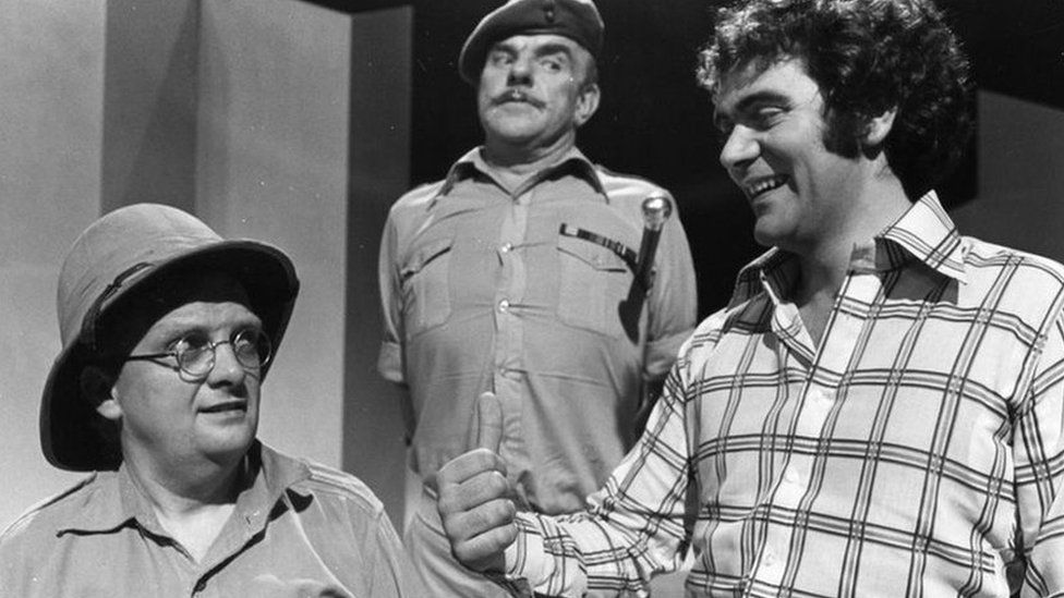 Davies pictured with Don Estelle and Max Boyce