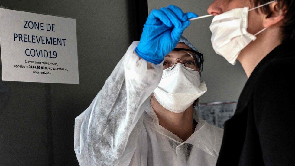 Coronavirus | La pandemia se está "acelerando": la advertencia de la OMS ante el creciente número de casos de covid-19 - BBC News Mundo
