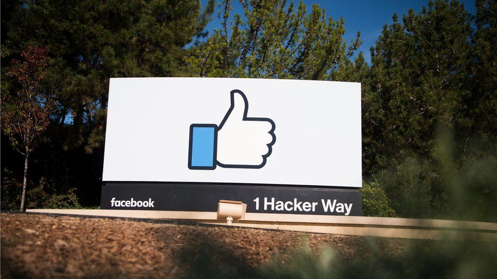 A Facebook like sign at 1 Hacker Way