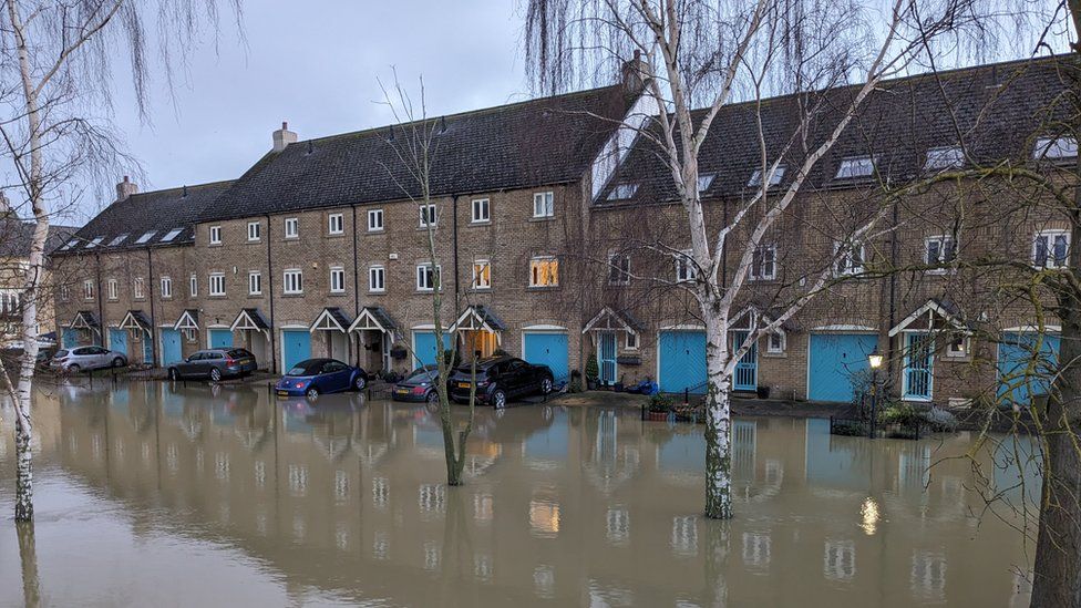 Storm Henk St Ives Kayakers Paddle Across Flooded Meadow BBC News storm-henk-st-ives-kayakers-paddle-across-flooded-meadow-bbc-news