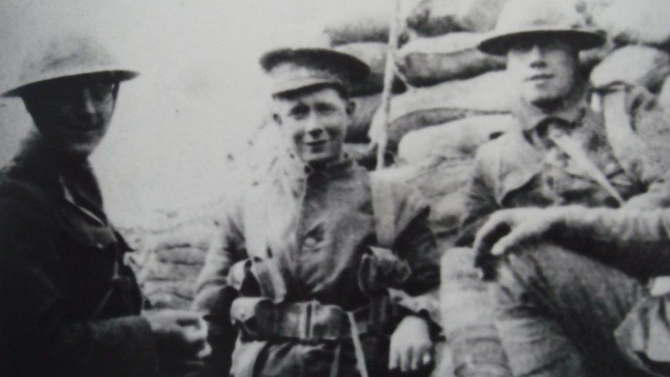 The Reverend Ernest Crosse (left) with two Devonshire Regiment soldiers in the trenches