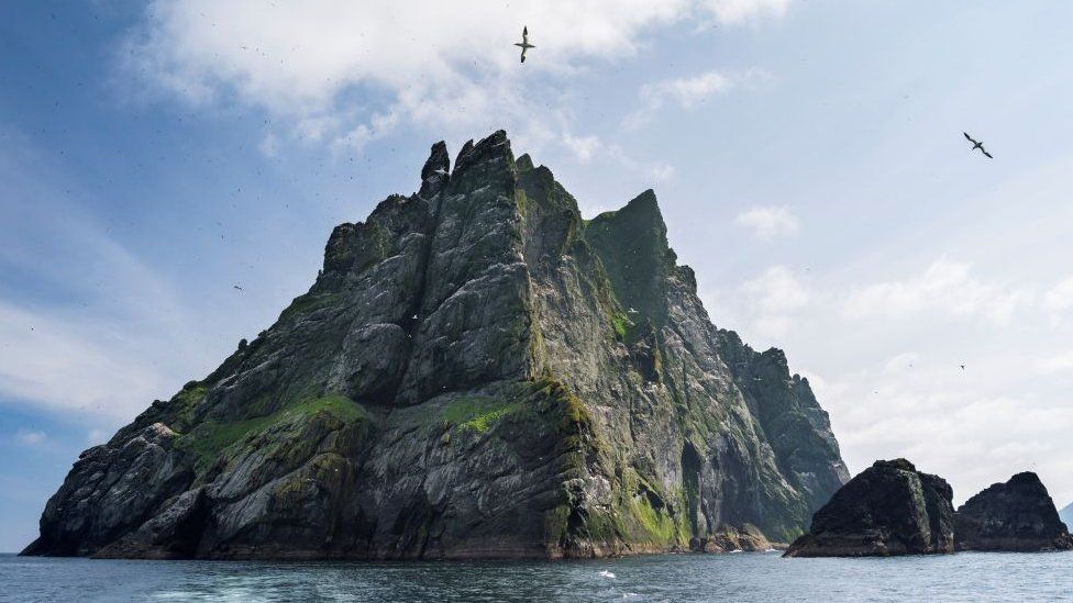 Evidence St Kilda was inhabited 2,000 years ago - BBC News