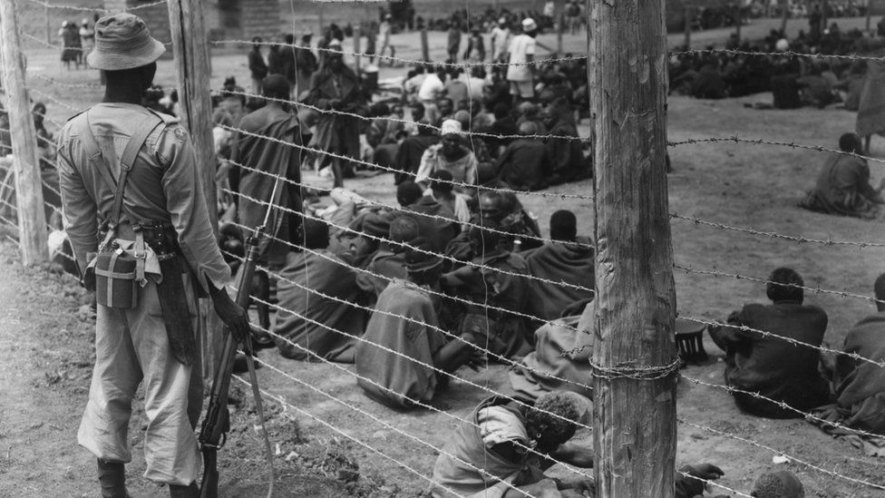 Подозреваемые мау-мау в лагере для военнопленных