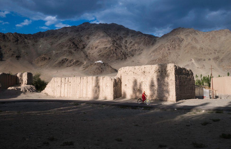 A home in the Himalayas for Buddhist nuns - BBC News