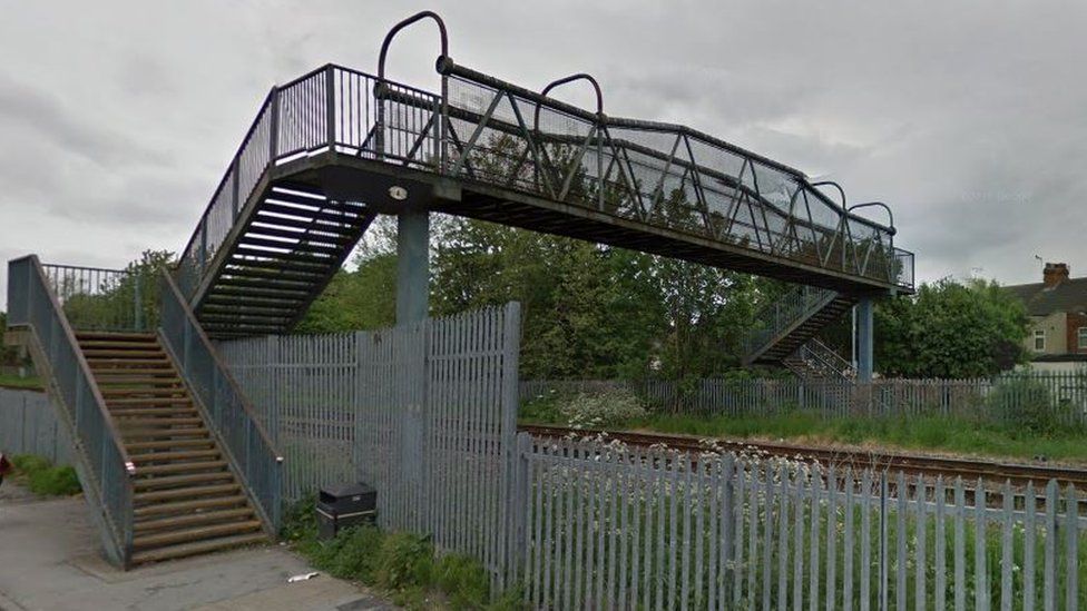 Footbridge between Selby Street and Arthur Street, Hull