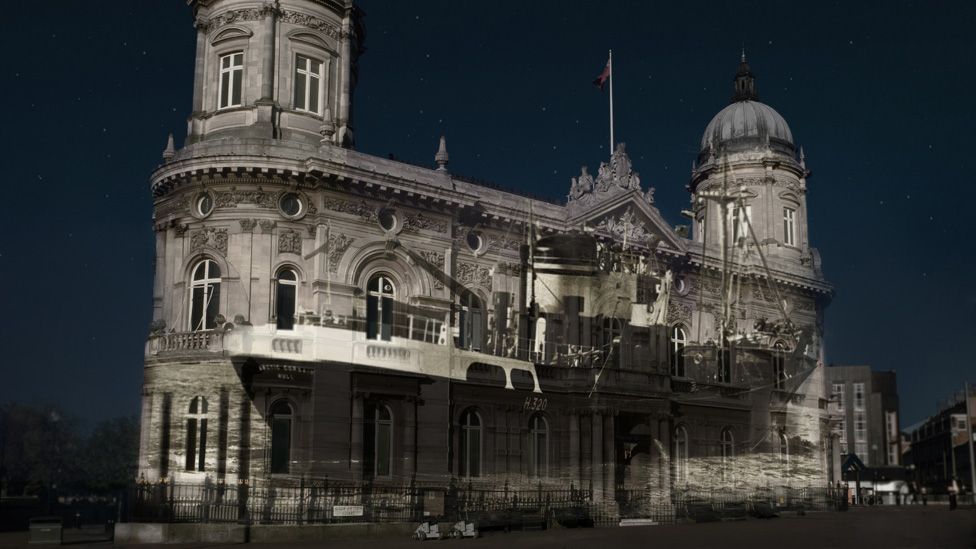 Projection onto Hull Maritime Museum