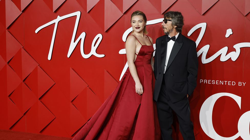 British Fashion Awards 2022 Stars descend on Royal Albert Hall's red carpet BBC News