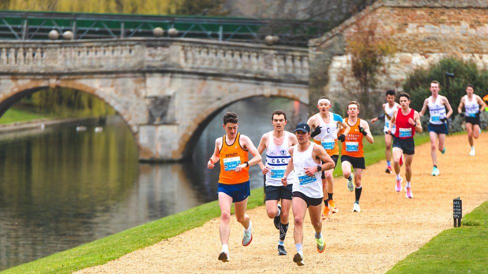 Runners taking part in the Cambridge Half Marathon