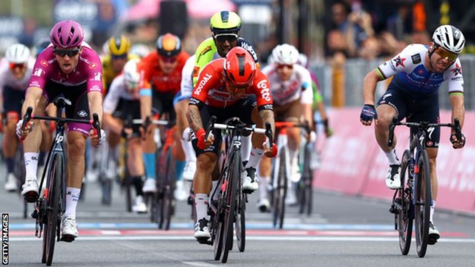 Giro d'Italia: Arnaud Demare beats Caleb Ewan to win stage six in photo ...