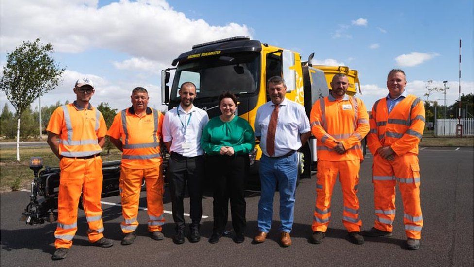 North Lincolnshire Council's pothole filling team
