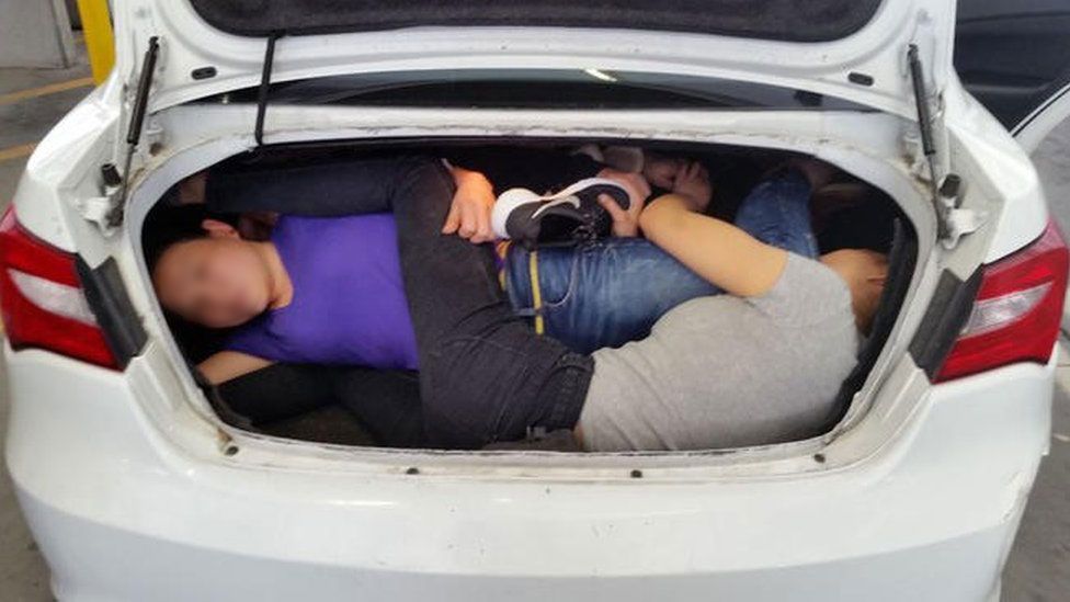 Four Chinese migrants crammed into the boot of Mr Aguilar's car (14/03/2017)