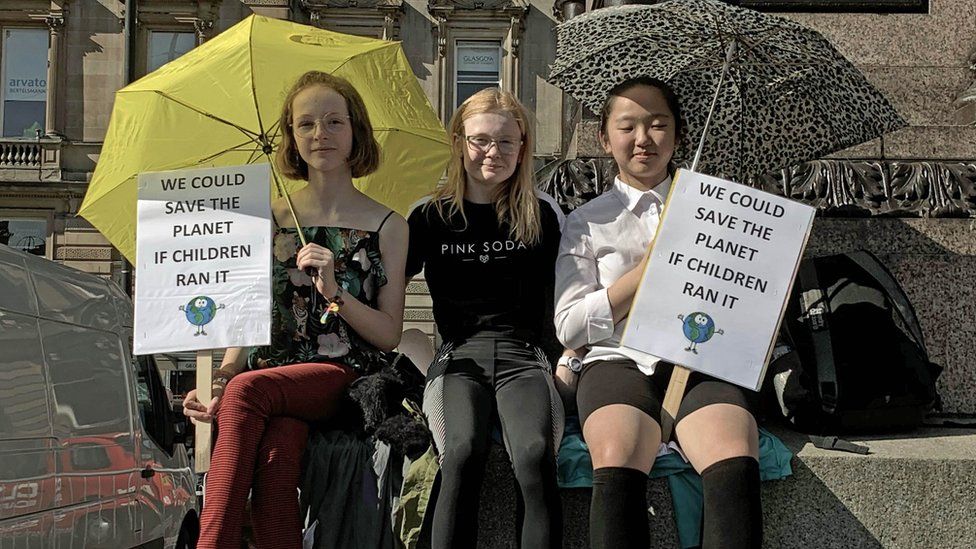 Young climate strikers in Glasgow