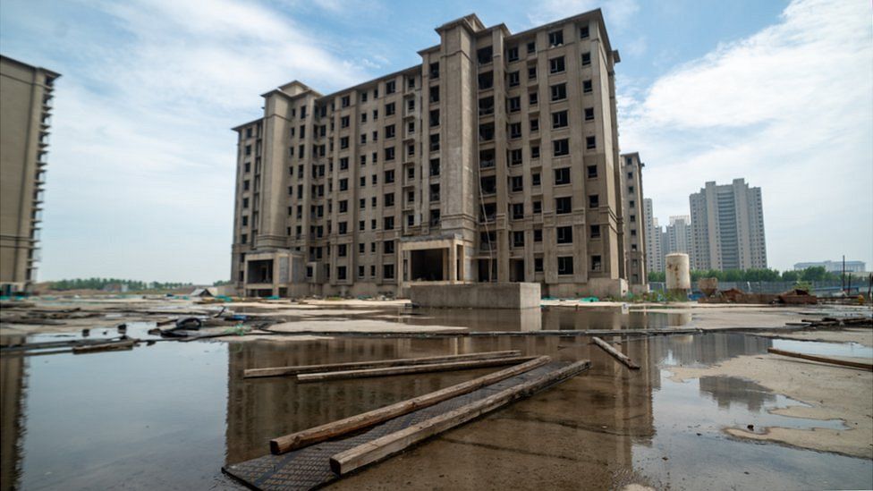 Недостроенный жилой многоэтажный дом в Китае