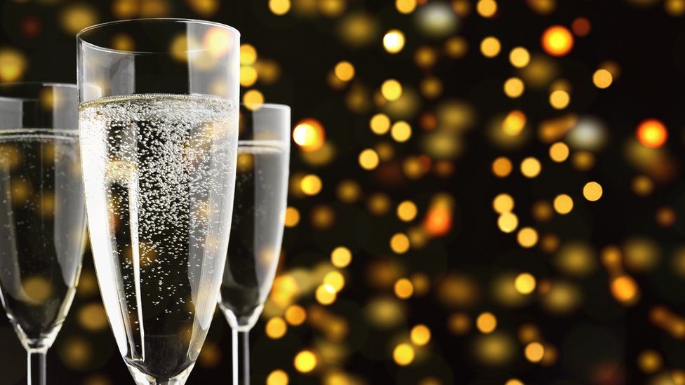 Bottoms up: how champagne became the world's favourite celebratory tip –  Edmunds Cocktails UK