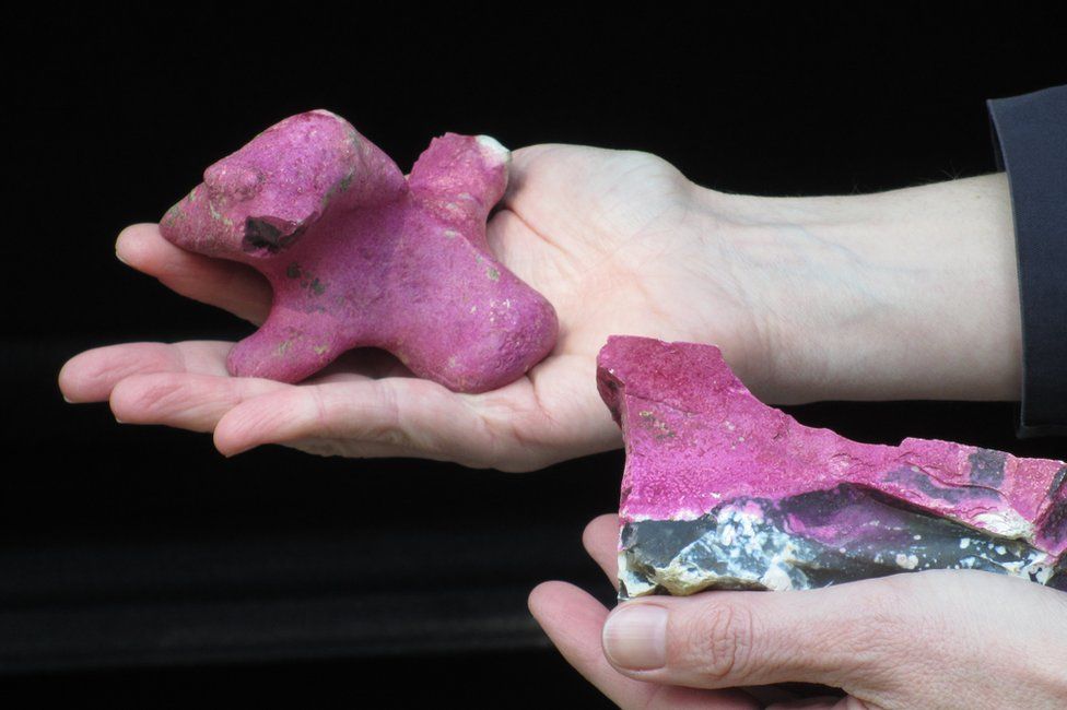 The pink flint of Blick Mead