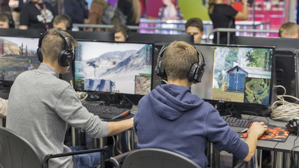 How playing video games could get you a better job - BBC News