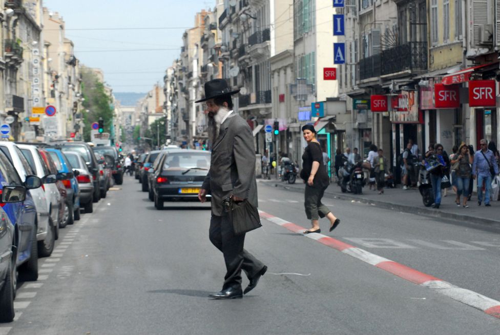 An orthodox Jewish man on the street in Marseille