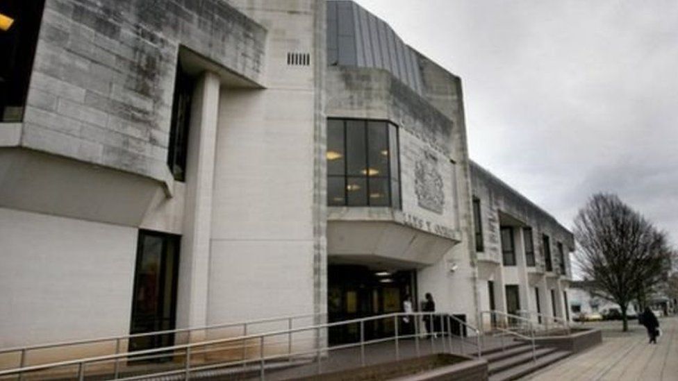 Llys y Goron Abertawe