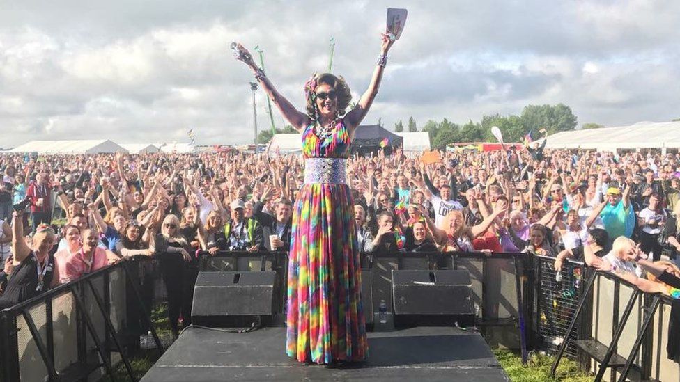 Miss Rory on the main stage