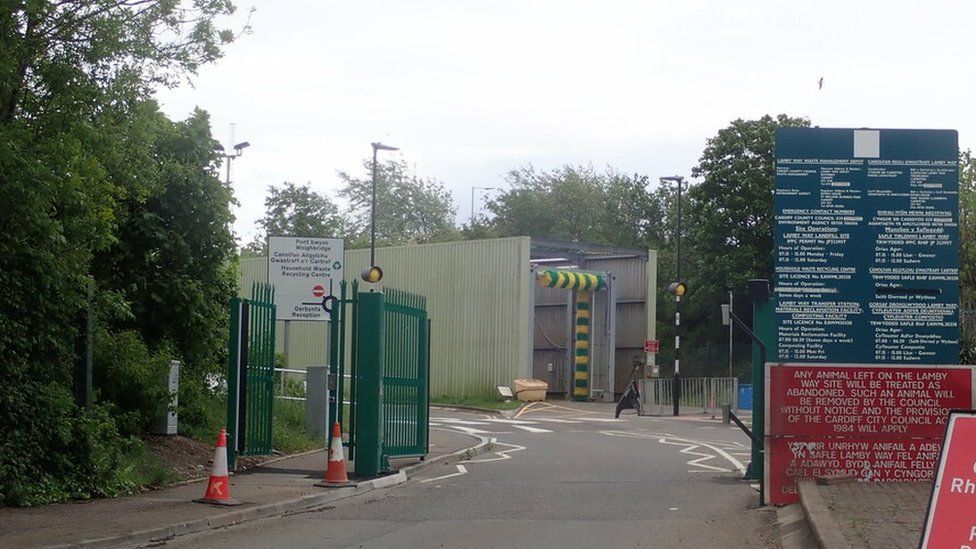 Entrance to Lamby Way recycling centre