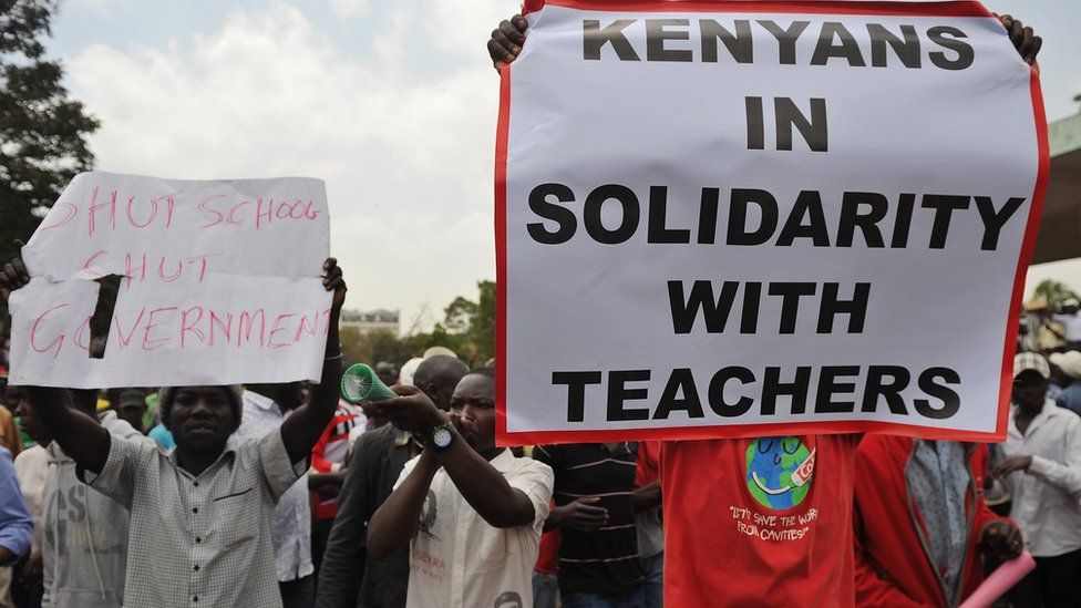 People shout slogans on September 23, 2015 in Nairobi during a demonstration called by opposition leaders to express solidarity with Kenyan teachers