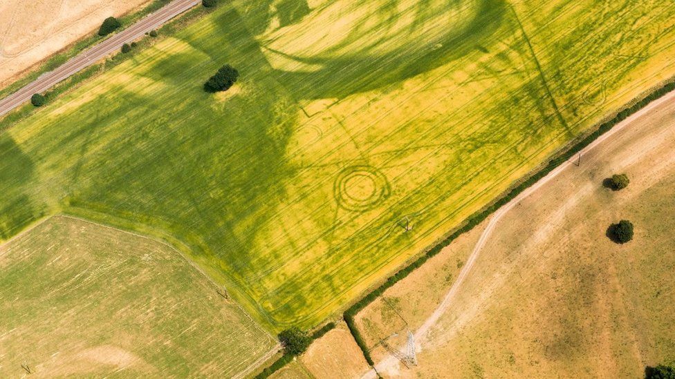 A Bronze Age burial mound and a ditch and series of pits that could mark a land boundary in Scropton, Derbyshire