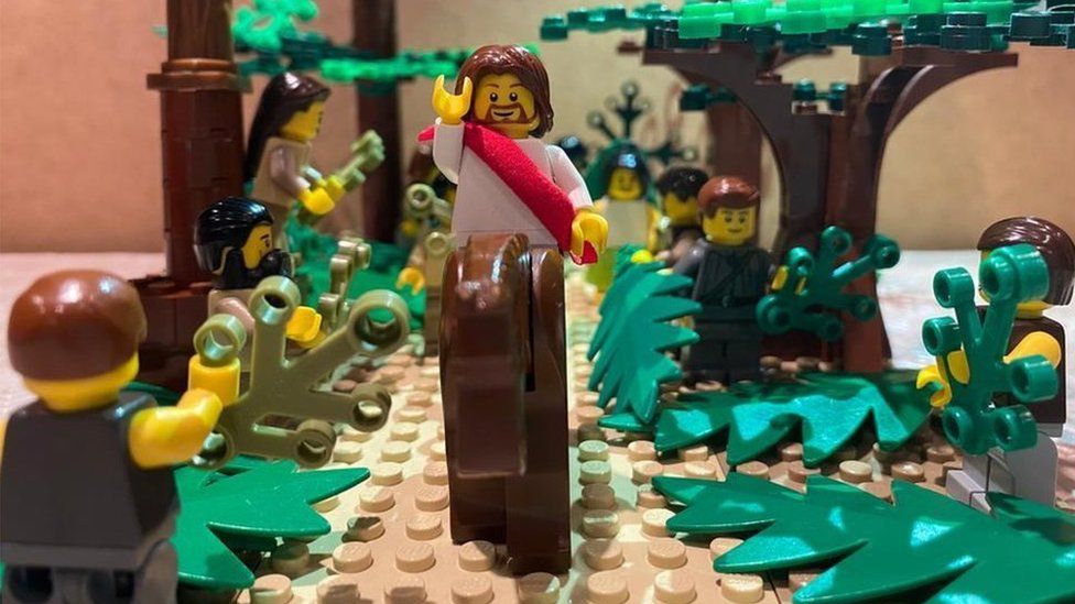 Palm Sunday depicted in Lego