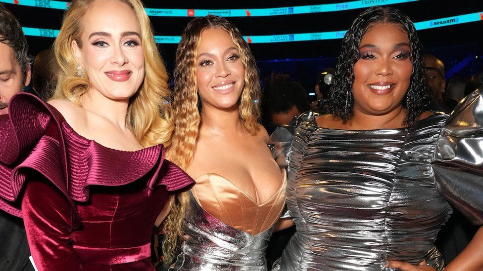 Adele & Lizzo At Grammys 2023: Singers Take Selfies & Dance