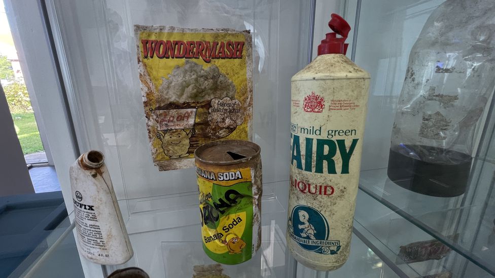 Items of litter in the litter museum