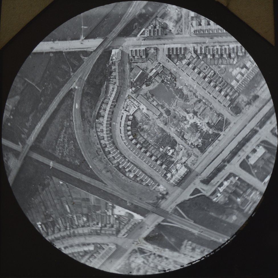 Cecil V. Shadbolt's aerial image of Stamford Hill, 1882