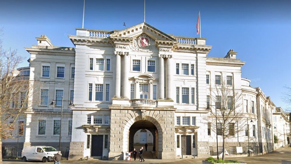 Kent County Council grapples with predicted £43m overspend - BBC News