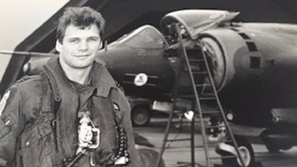 Paul Gunnell joined the RAF in 1982 and flew Harrier jump jets before joining Cathay Pacific