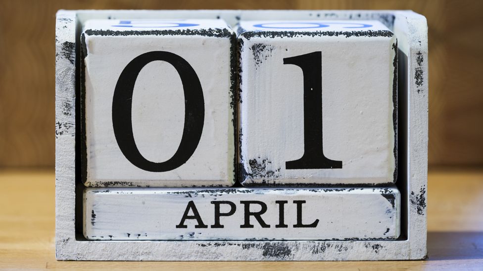 Calendar showing 01 April
